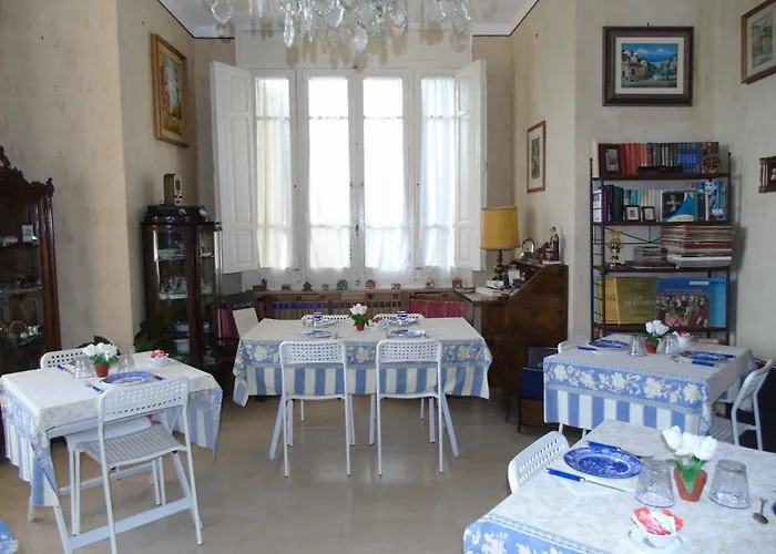 Villino Vanzetti 1930 فندق مبيت وإفطار كالياري