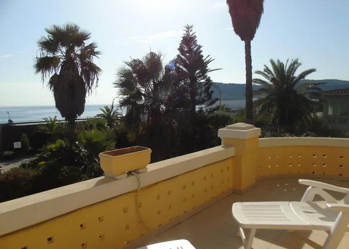 فندق مبيت وإفطار Villino Vanzetti 1930 كالياري